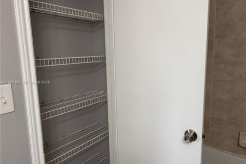 Appartement à louer à Oakland Park, Floride: 2 chambres, 115.29 m2 № 2001260 - photo 27