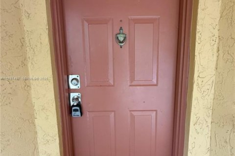 Appartement à louer à Oakland Park, Floride: 2 chambres, 115.29 m2 № 2001260 - photo 4