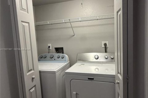 Appartement à louer à Oakland Park, Floride: 2 chambres, 115.29 m2 № 2001260 - photo 18