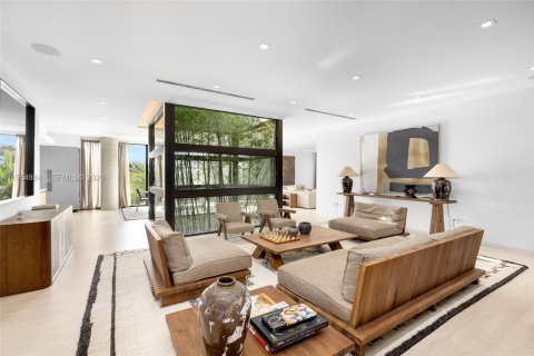 Villa ou maison à vendre à North Miami, Floride: 6 chambres, 555.37 m2 № 2010860 - photo 11