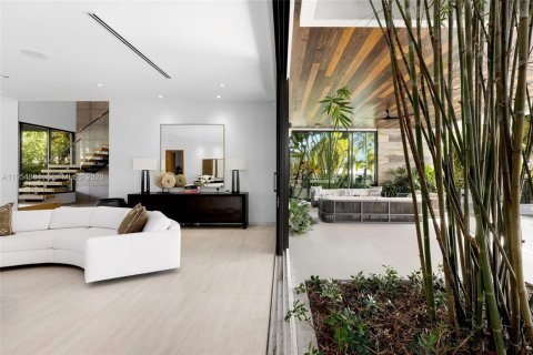 Villa ou maison à vendre à North Miami, Floride: 6 chambres, 555.37 m2 № 2010860 - photo 7