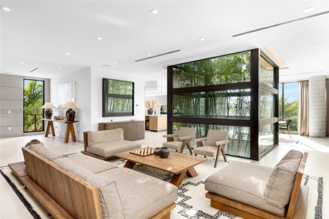 Villa ou maison à vendre à North Miami, Floride: 6 chambres, 555.37 m2 № 2010860 - photo 13