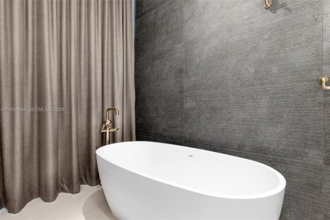 Villa ou maison à vendre à North Miami, Floride: 6 chambres, 555.37 m2 № 2010860 - photo 18