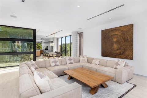 Villa ou maison à vendre à North Miami, Floride: 6 chambres, 555.37 m2 № 2010860 - photo 21