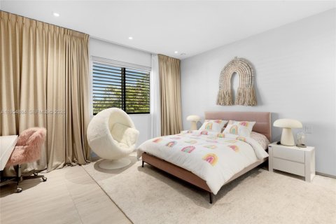 Villa ou maison à vendre à North Miami, Floride: 6 chambres, 555.37 m2 № 2010860 - photo 28
