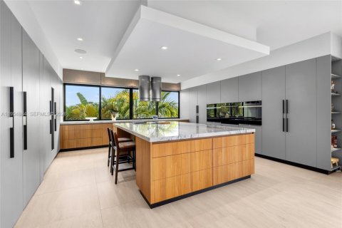 Villa ou maison à vendre à North Miami, Floride: 6 chambres, 555.37 m2 № 2010860 - photo 3