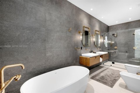 Villa ou maison à vendre à North Miami, Floride: 6 chambres, 555.37 m2 № 2010860 - photo 16