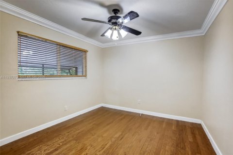 Casa en alquiler en Miami, Florida, 3 dormitorios, 165.74 m2 № 1995128 - foto 19