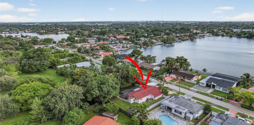 Casa en Miami, Florida 3 dormitorios, 165.74 m2 № 1995128