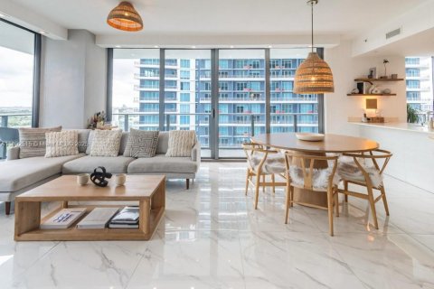 Condo in Miami, Florida, 3 bedrooms  № 1865669 - photo 8