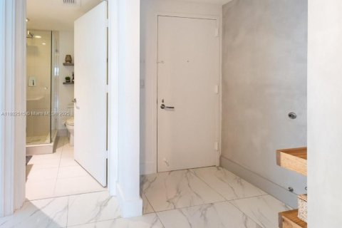 Condo in Miami, Florida, 3 bedrooms  № 1865669 - photo 28