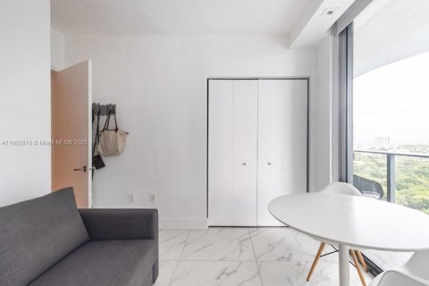 Condo in Miami, Florida, 3 bedrooms  № 1865669 - photo 22