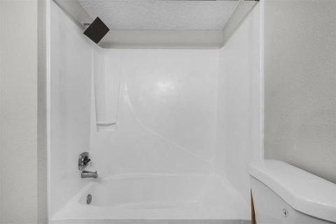 Condo in Altamonte Springs, Florida, 2 bedrooms  № 1680490 - photo 30