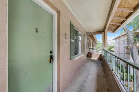 Condo in Altamonte Springs, Florida, 2 bedrooms  № 1680490 - photo 2