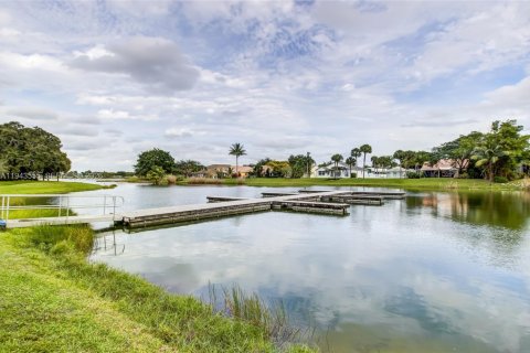 Condo in Oakland Park, Florida, 2 bedrooms  № 2003005 - photo 18
