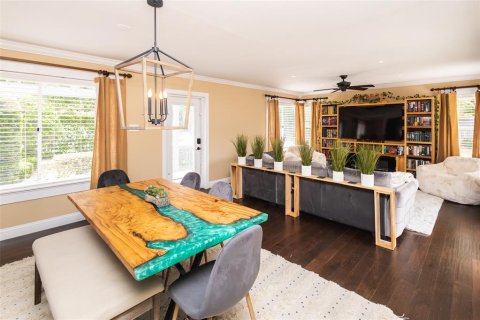 House in Orlando, Florida 3 bedrooms, 211.45 sq.m. № 2149421 - photo 25