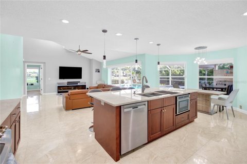 House in Palm Harbor, Florida 4 bedrooms, 258.45 sq.m. № 1830078 - photo 16