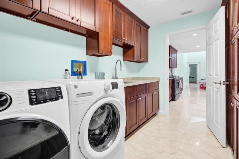 House in Palm Harbor, Florida 4 bedrooms, 258.45 sq.m. № 1830078 - photo 23