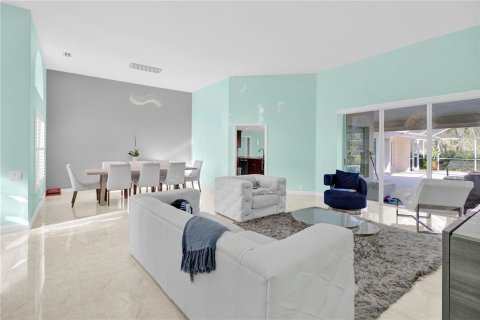 House in Palm Harbor, Florida 4 bedrooms, 258.45 sq.m. № 1830078 - photo 13