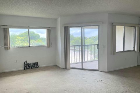 Condo in Pembroke Pines, Florida, 1 bedroom  № 1832239 - photo 9