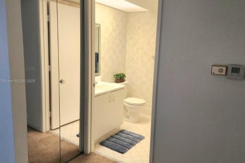 Condo in Pembroke Pines, Florida, 1 bedroom  № 1832239 - photo 7