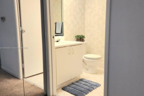 Condo in Pembroke Pines, Florida, 1 bedroom  № 1832239 - photo 19
