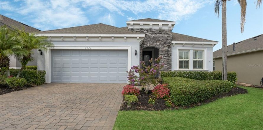House in Clermont, Florida 2 bedrooms, 177.54 sq.m. № 1688425