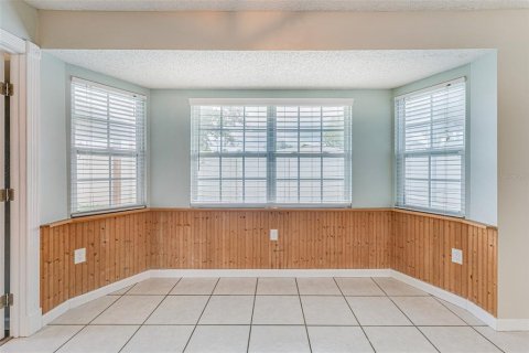 House in New Port Richey, Florida 3 bedrooms, 101.17 sq.m. № 1829182 - photo 18