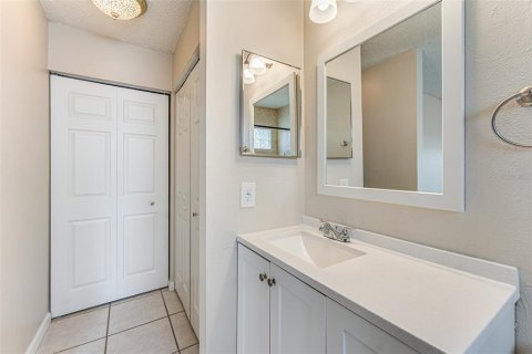 House in New Port Richey, Florida 3 bedrooms, 101.17 sq.m. № 1829182 - photo 25