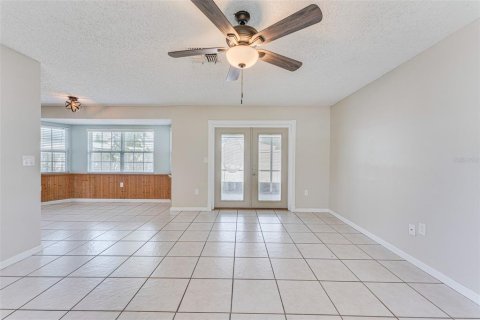 House in New Port Richey, Florida 3 bedrooms, 101.17 sq.m. № 1829182 - photo 8