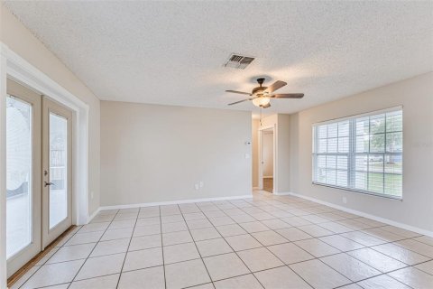 House in New Port Richey, Florida 3 bedrooms, 101.17 sq.m. № 1829182 - photo 13