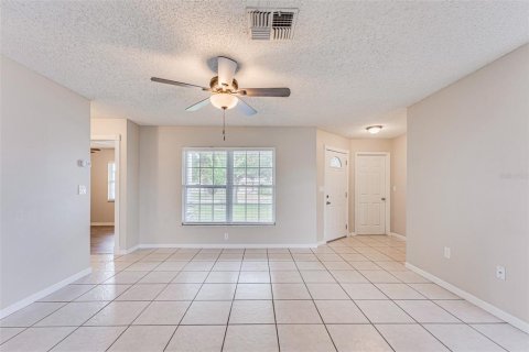 House in New Port Richey, Florida 3 bedrooms, 101.17 sq.m. № 1829182 - photo 12