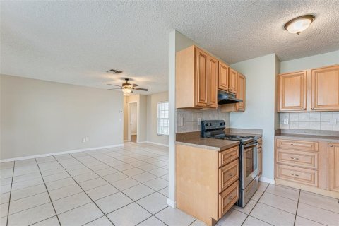 House in New Port Richey, Florida 3 bedrooms, 101.17 sq.m. № 1829182 - photo 17