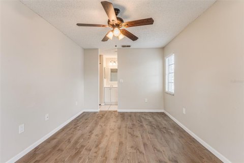 House in New Port Richey, Florida 3 bedrooms, 101.17 sq.m. № 1829182 - photo 20