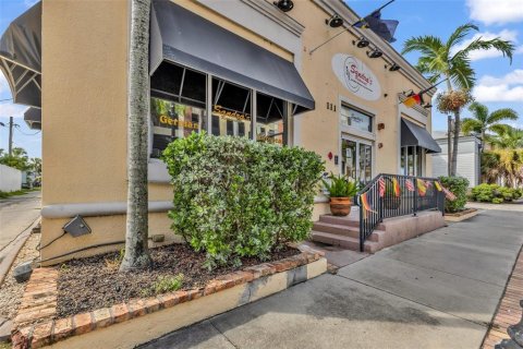 Commercial property in Punta Gorda, Florida 206.34 sq.m. № 2291106 - photo 5