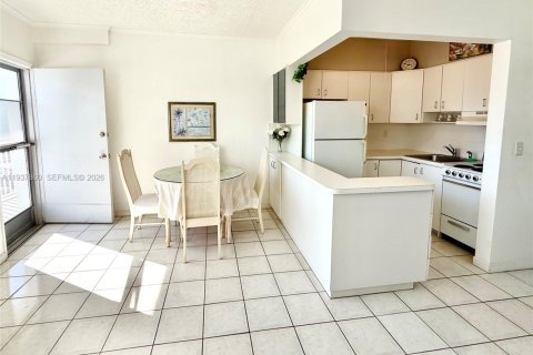 Condo à Hallandale Beach, Floride, 1 chambre  № 2088694