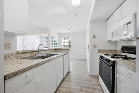 Copropriété à louer à Kissimmee, Floride: 2 chambres, 105.91 m2 № 2423864 - photo 9