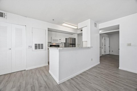 Copropriété à louer à Kissimmee, Floride: 2 chambres, 105.91 m2 № 2423864 - photo 7