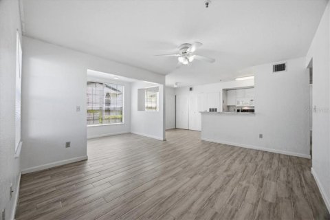 Copropriété à louer à Kissimmee, Floride: 2 chambres, 105.91 m2 № 2423864 - photo 3