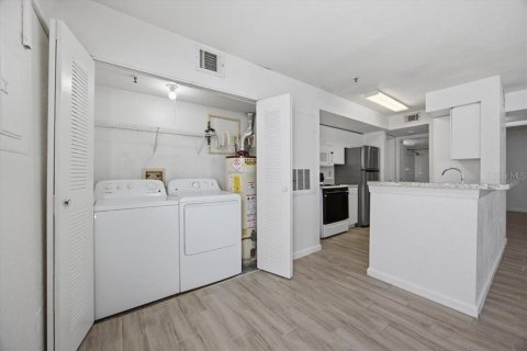 Copropriété à louer à Kissimmee, Floride: 2 chambres, 105.91 m2 № 2423864 - photo 6
