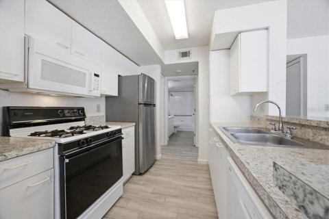 Copropriété à louer à Kissimmee, Floride: 2 chambres, 105.91 m2 № 2423864 - photo 8