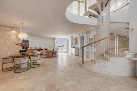 Villa ou maison à louer à New Smyrna Beach, Floride: 3 chambres, 372.45 m2 № 2151118 - photo 6