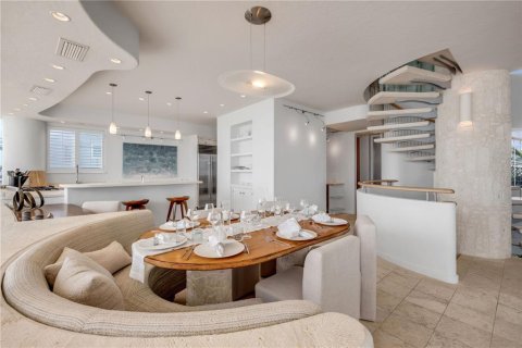 Villa ou maison à louer à New Smyrna Beach, Floride: 3 chambres, 372.45 m2 № 2151118 - photo 25