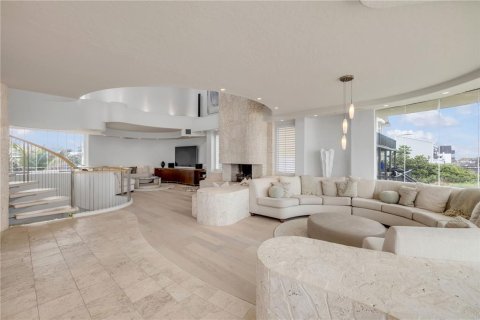 Villa ou maison à louer à New Smyrna Beach, Floride: 3 chambres, 372.45 m2 № 2151118 - photo 17