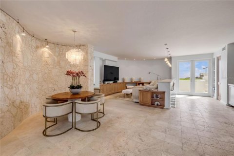 Villa ou maison à louer à New Smyrna Beach, Floride: 3 chambres, 372.45 m2 № 2151118 - photo 8