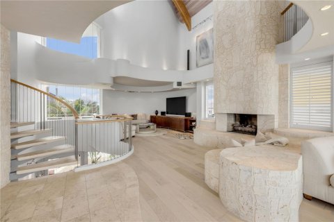 Villa ou maison à louer à New Smyrna Beach, Floride: 3 chambres, 372.45 m2 № 2151118 - photo 18