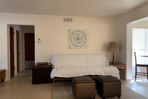 House in Clearwater, Florida 2 bedrooms, 192.68 sq.m. № 2218803 - photo 11