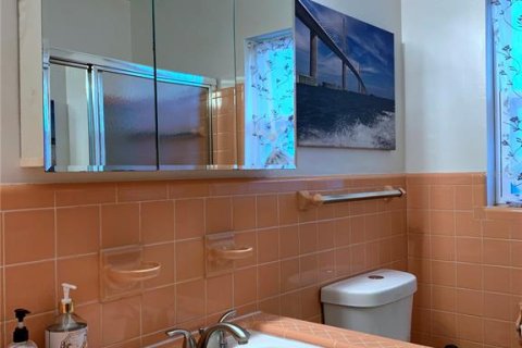 House in Clearwater, Florida 2 bedrooms, 192.68 sq.m. № 2218803 - photo 30