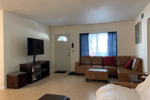 House in Clearwater, Florida 2 bedrooms, 192.68 sq.m. № 2218803 - photo 13