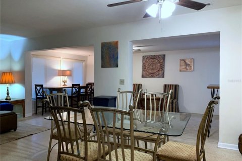 House in Clearwater, Florida 2 bedrooms, 192.68 sq.m. № 2218803 - photo 15